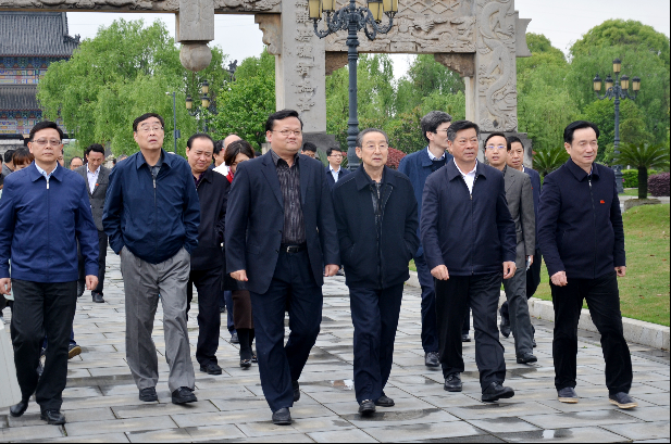 全國(guó)政協(xié)經(jīng)濟(jì)委員會(huì)專題調(diào)研組視察仁和集團(tuán)